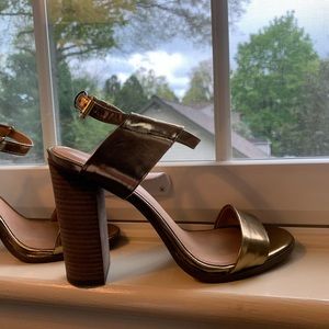 🛑sold🛑Coach metallic block heel✨